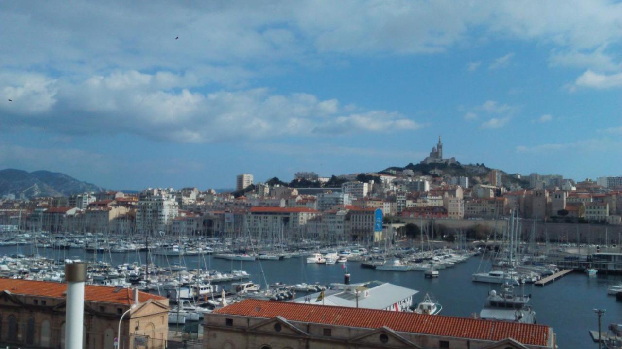 Petit Bonheur Au Coeur Du Vieux Port Apartment